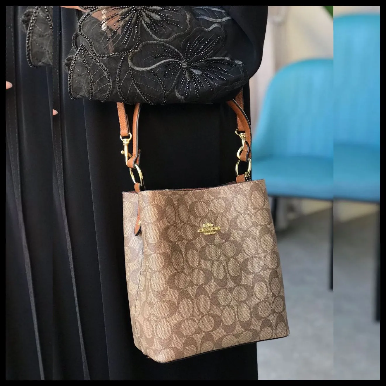 شنطة كوتش بني فاتح