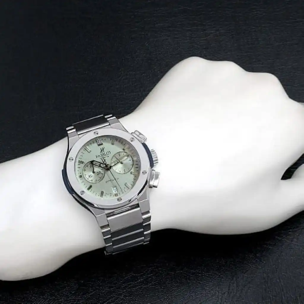 ساعات هوبلت حديد