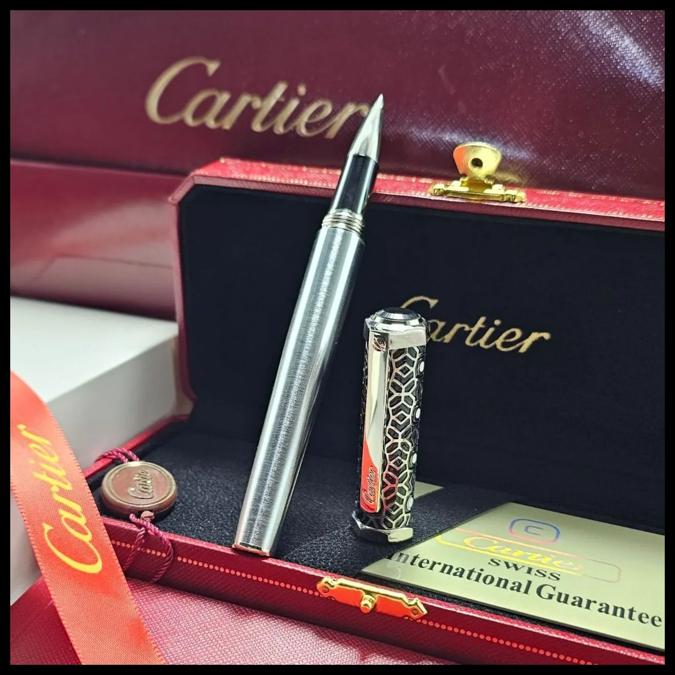 قلم كارتير فضي واسود