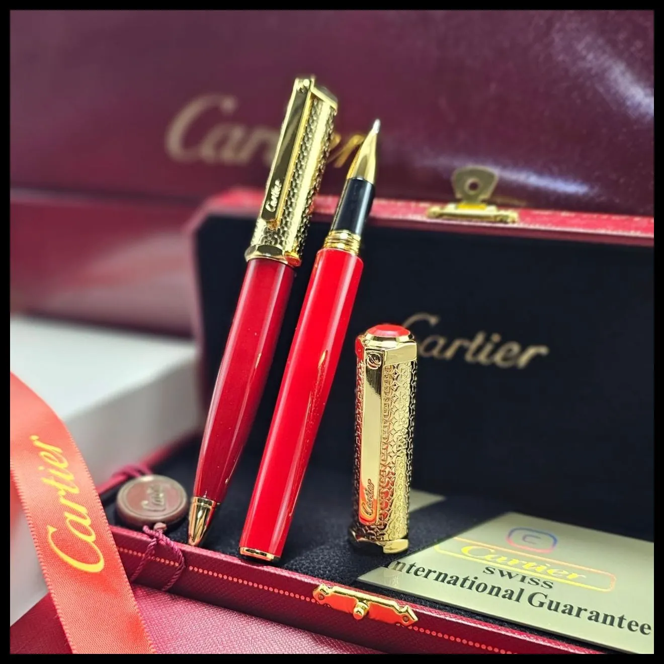 قلم كارتير احمر وذهبي