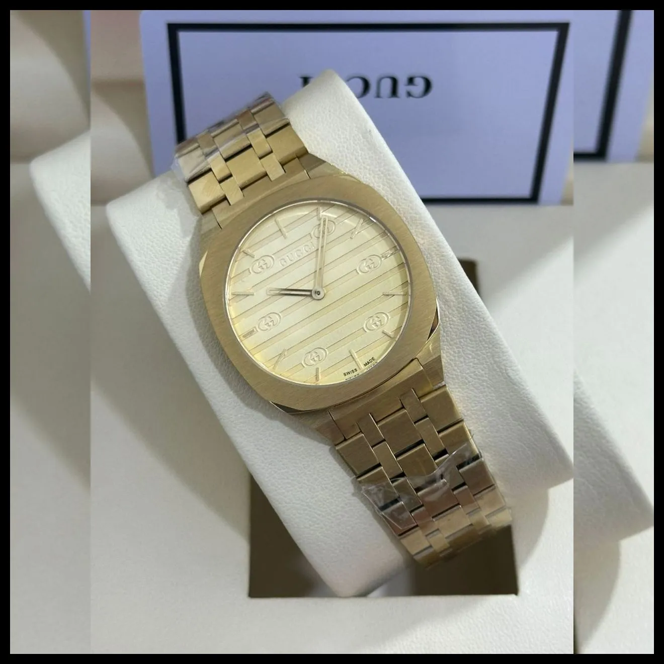 ساعه قوتشي نسائي ذهبي