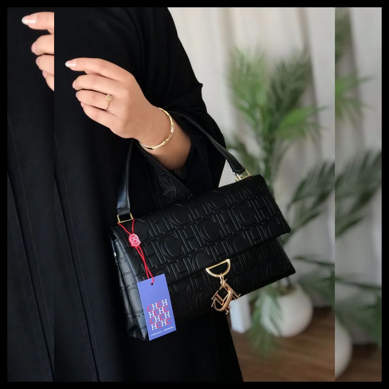 شنطة سي اتش اسود