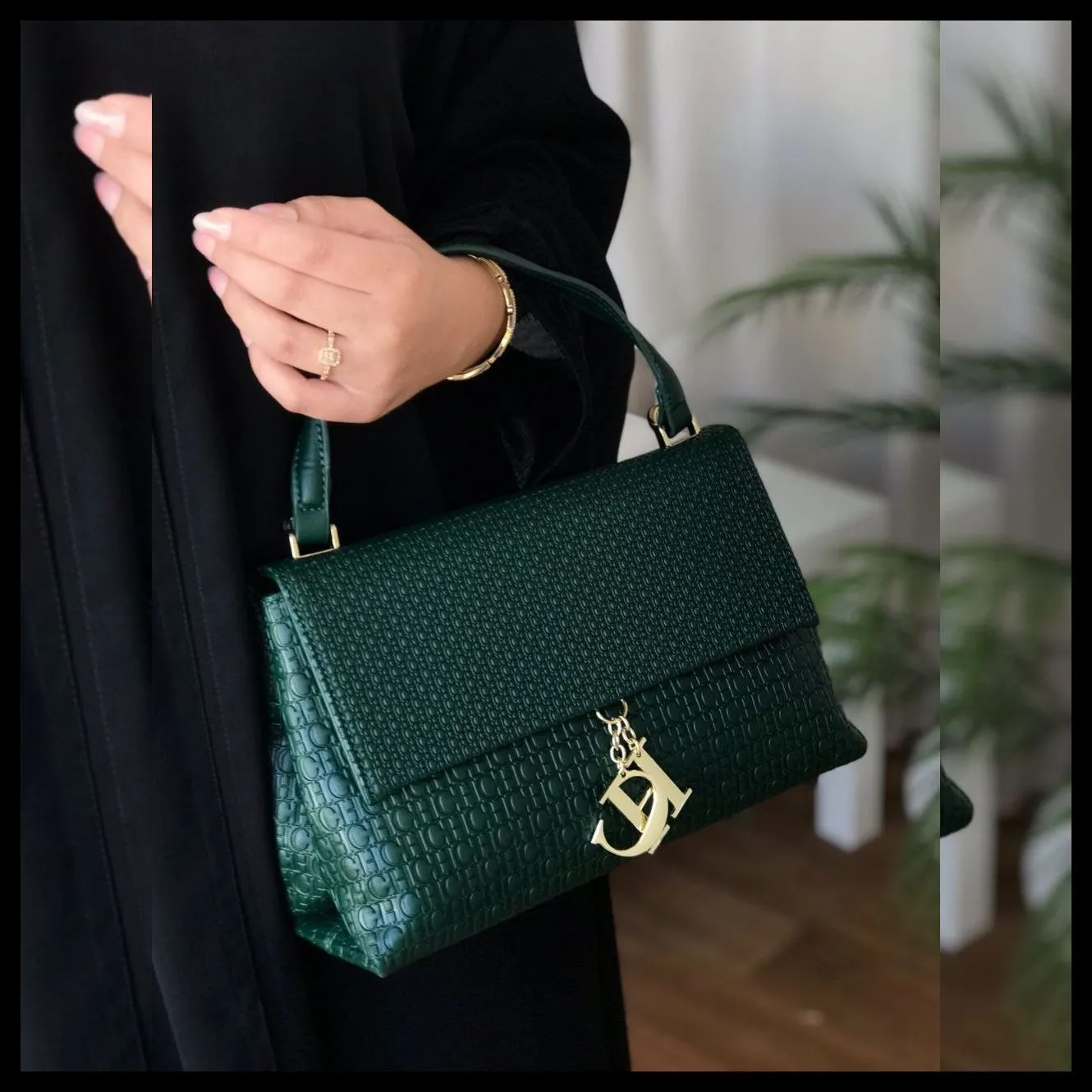 شنطة سي اتش اخضر