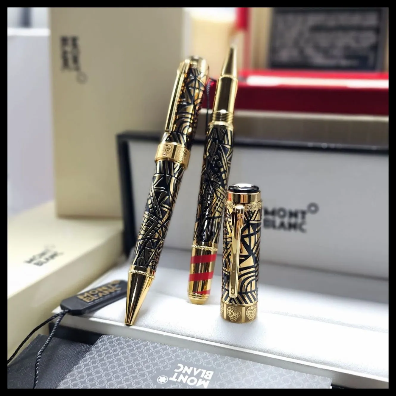 قلم مونت بلانك اسود وذهبي