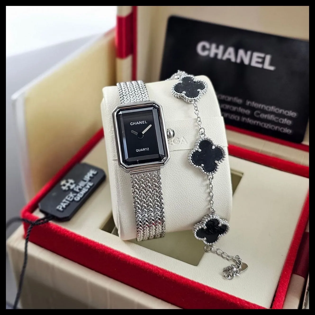 ساعة شانيل فضي