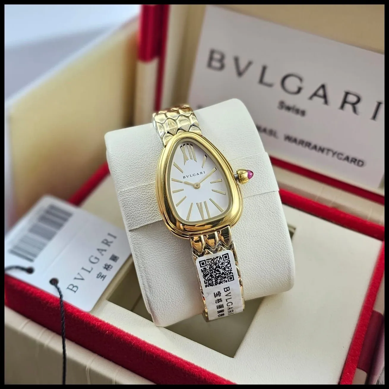 ساعة بولغاري ذهبية