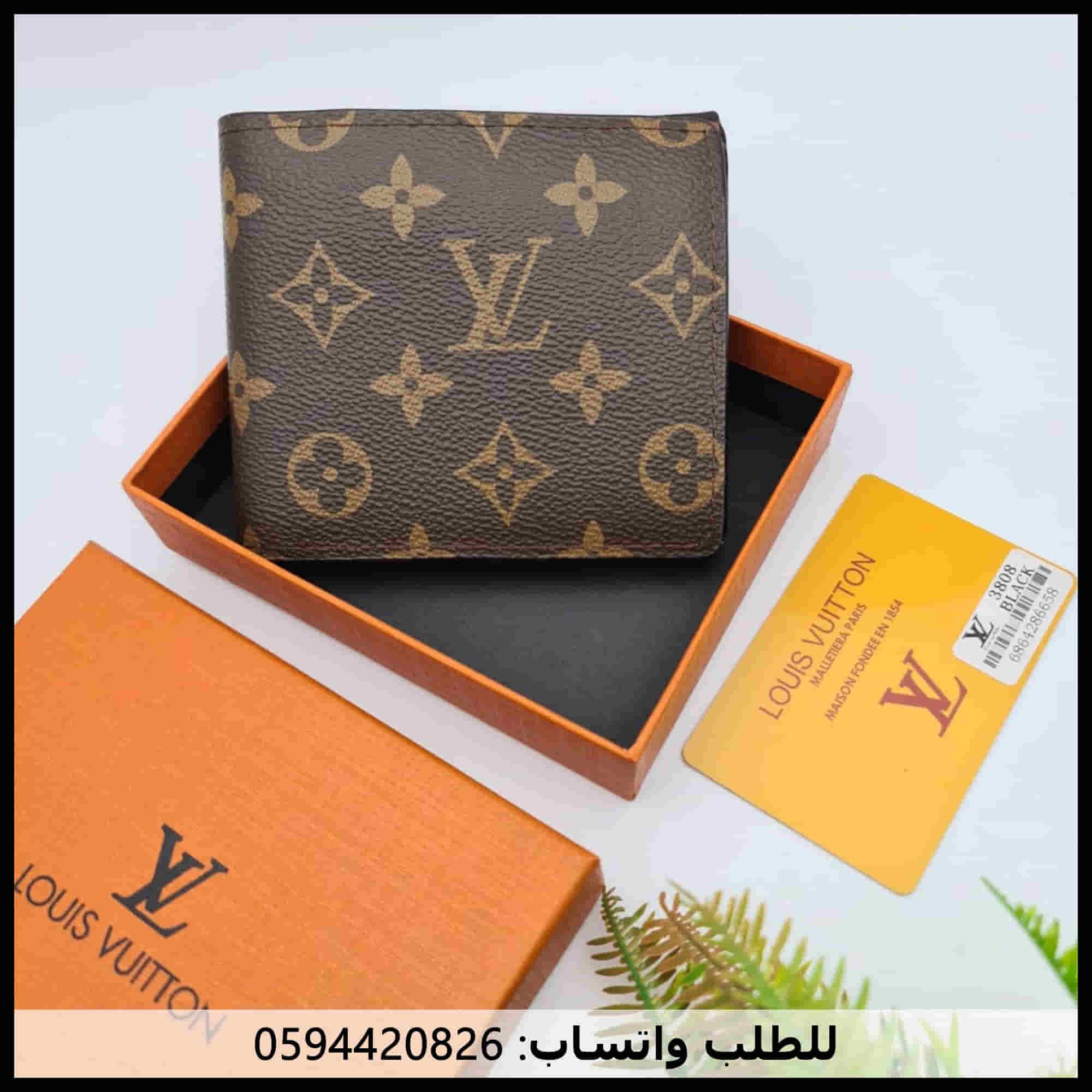 محافظ رجالي ماركة لويس فيتون