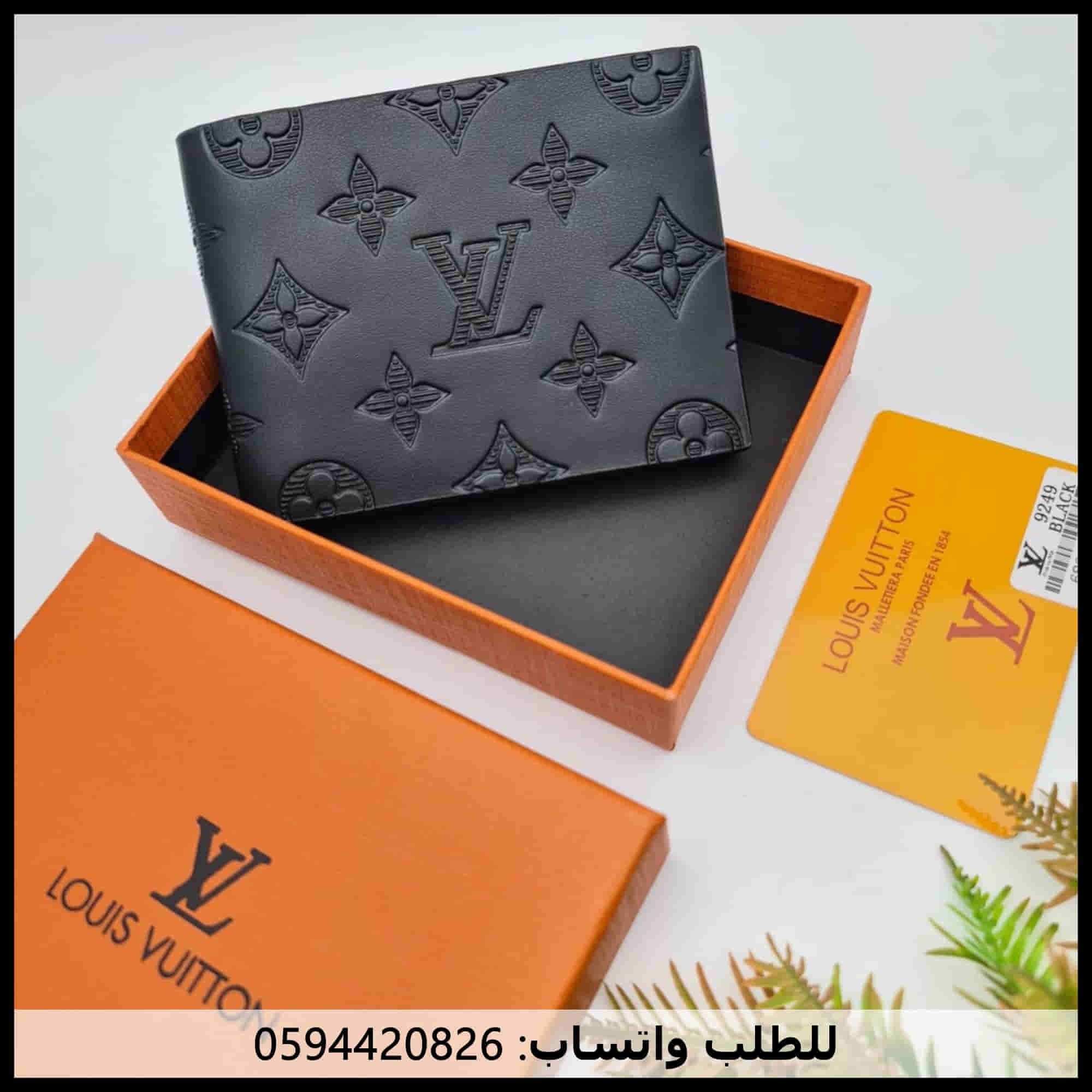 محافظ رجالي ماركة لويس فيتون