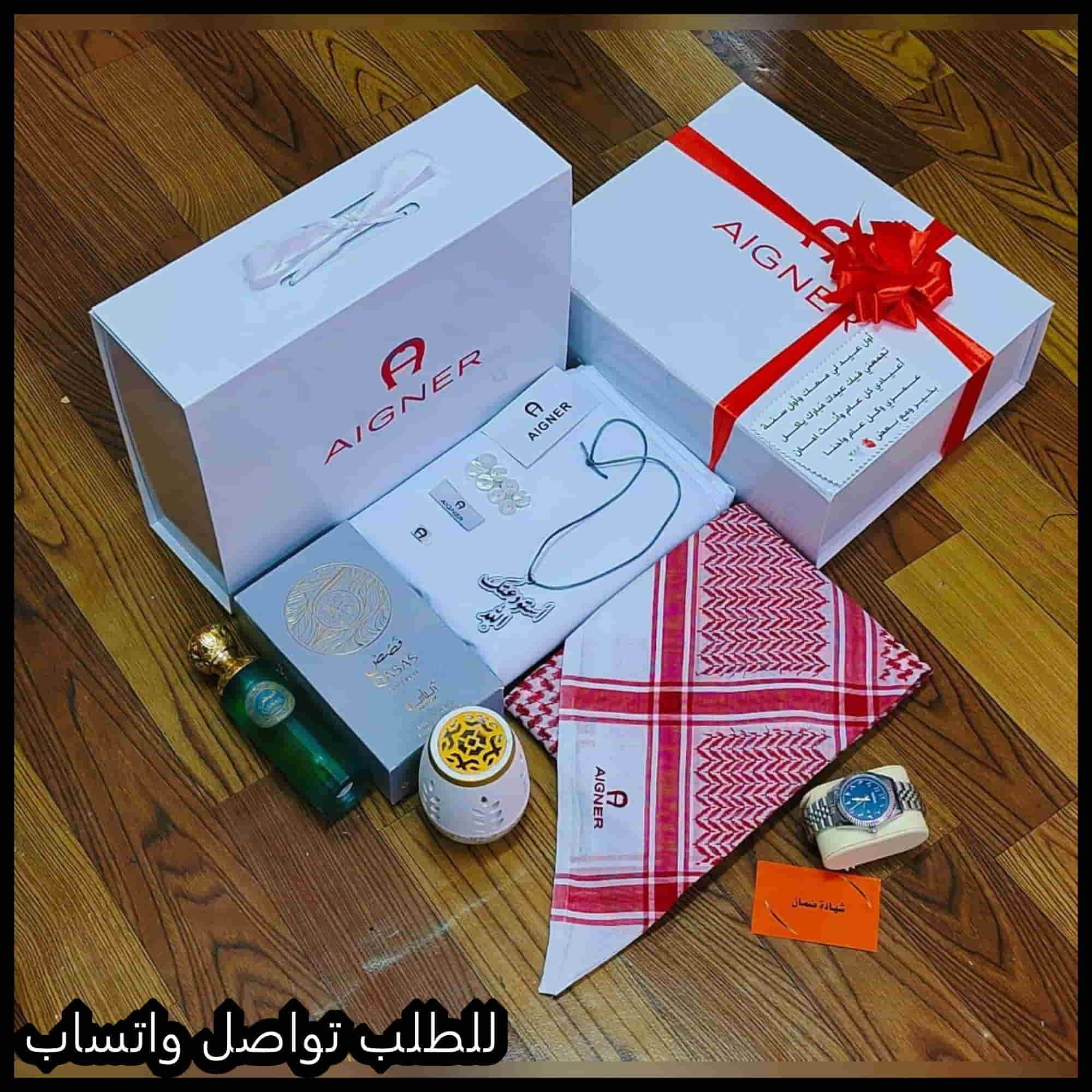 قماش ثوب مع الشماغ ماركة اقنر بكج هدية رجاليه فخمه 4 قماش ثوب مع الشماغ ماركة اقنر