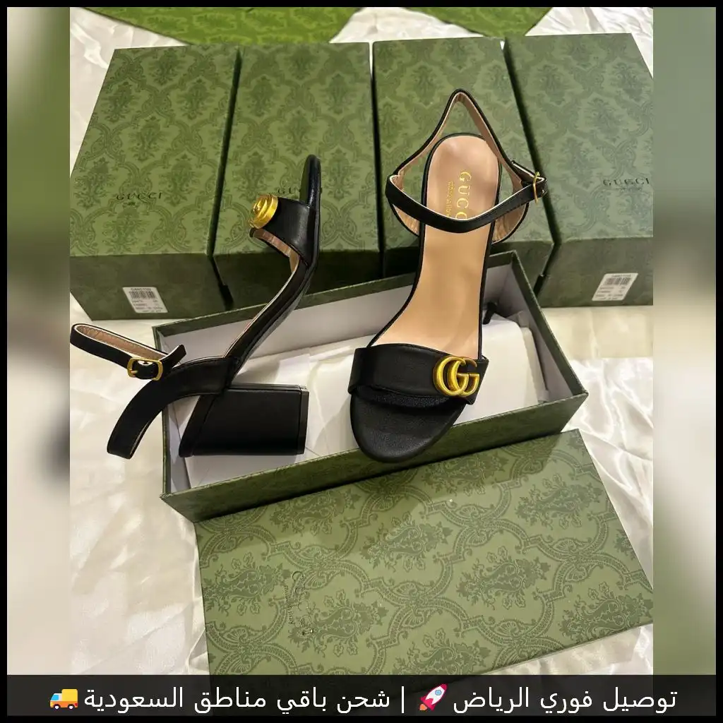 شوز قوتشي كعب أسود