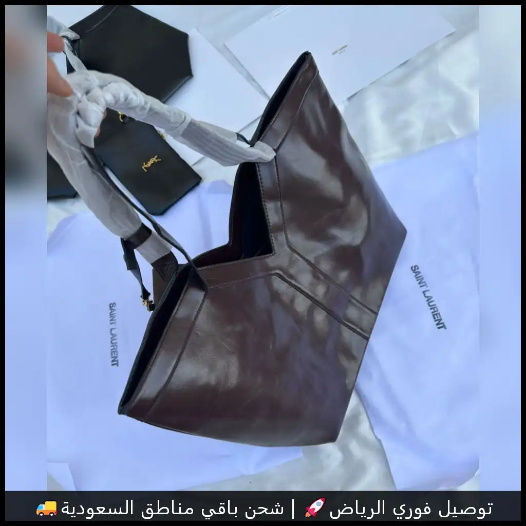 شنط سان لوران متوفرة بلونين راقـيين