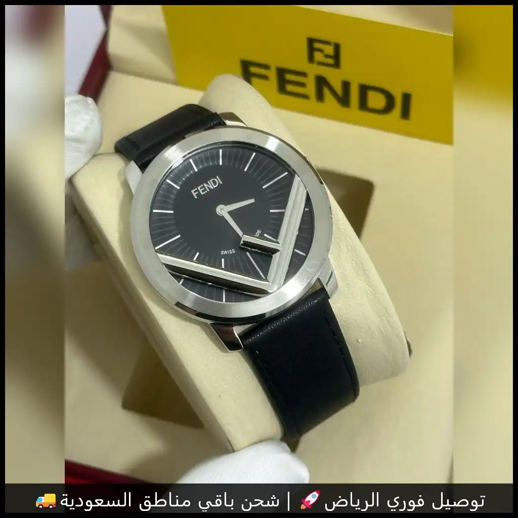 ساعة فندي بمينا أسود وسوار جلد