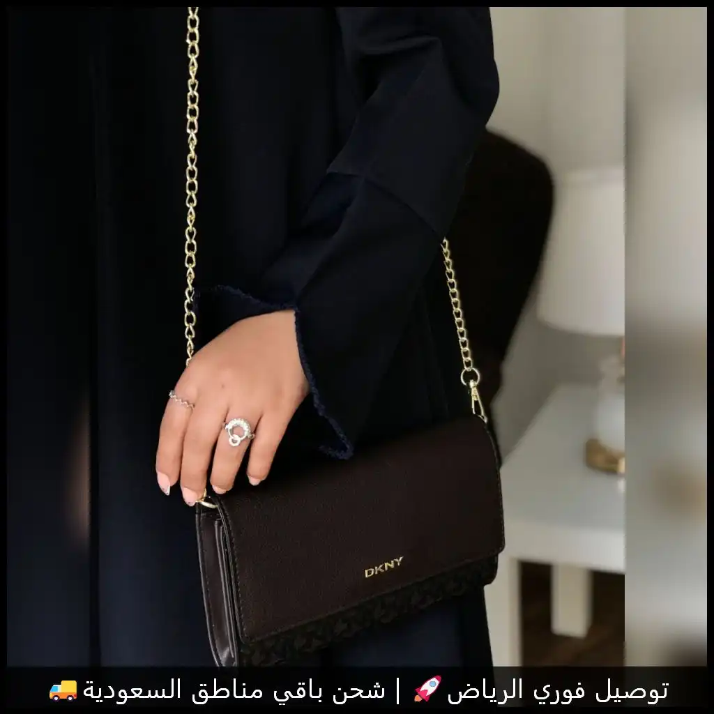 شنطة نسائية ماركة DKNY لون بني