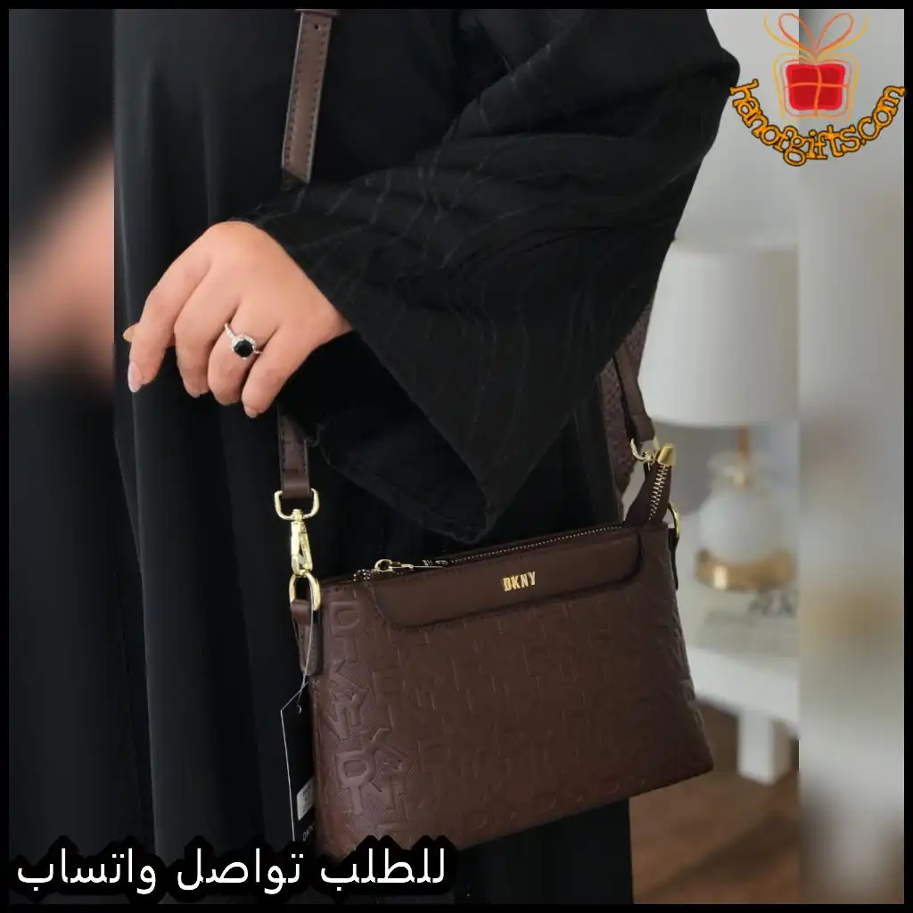 شنطة DKNY جلد بني