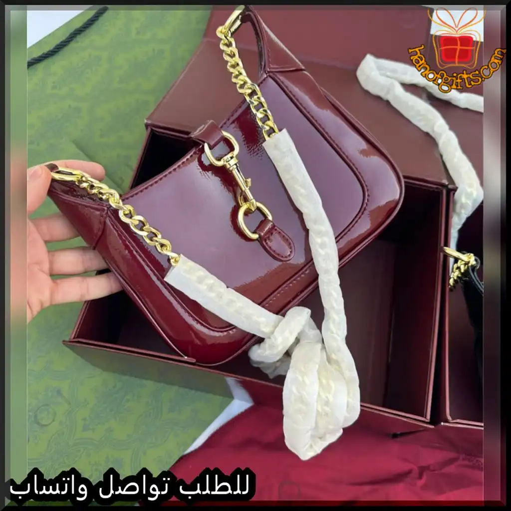 b2623 (3) شنطة قوتشي نسائية جلد لامع (اسود - عنابي)