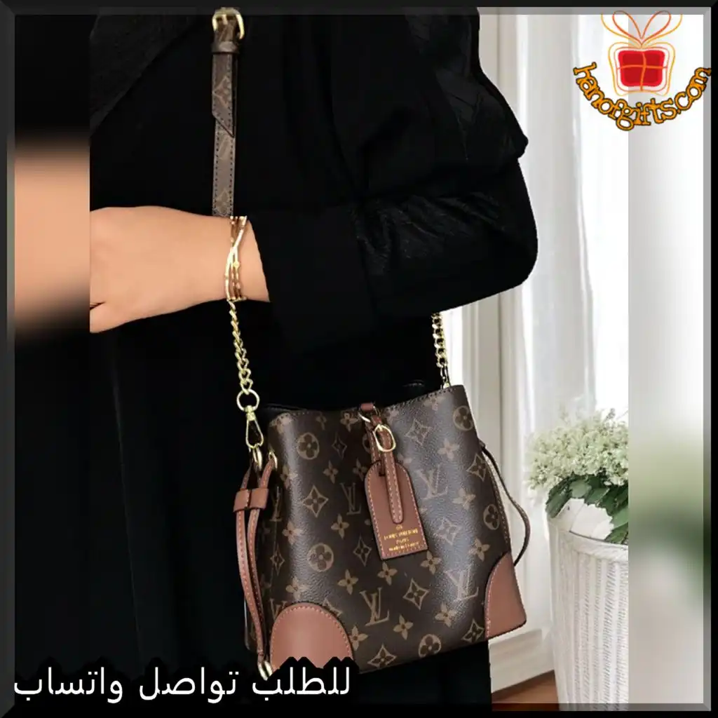 شنطة لويس فيتون نسائية جلد بني بنقشة LV 4 شنطة لويس فيتون نسائية جلد بني بنقشة LV