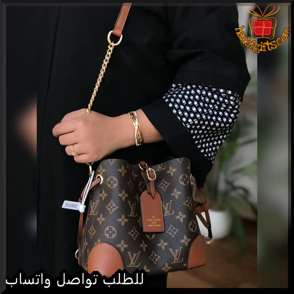 شنطة لويس فيتون نسائية جلد بني بنقشة LV 3 شنطة لويس فيتون نسائية جلد بني بنقشة LV