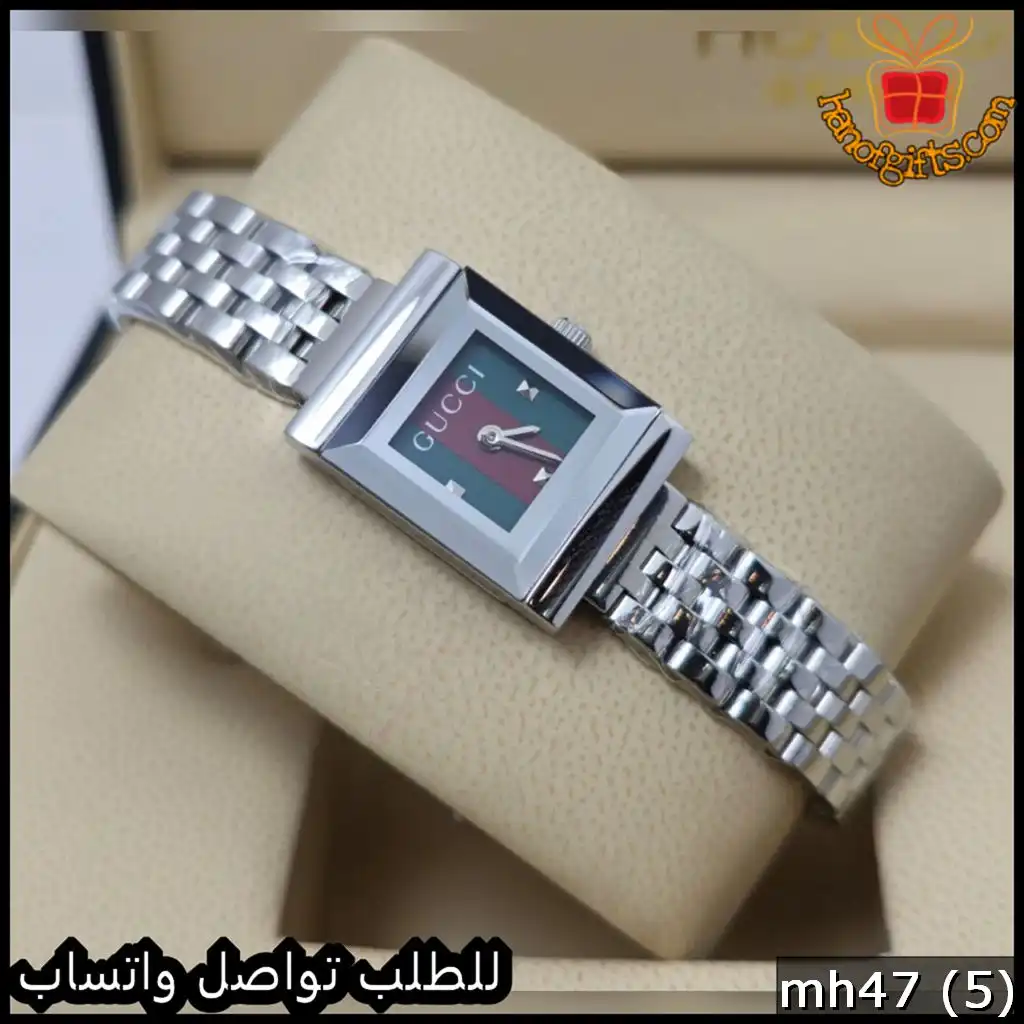 ساعة قوتشي بمينا بألوان الماركة وسير فضي أنيق