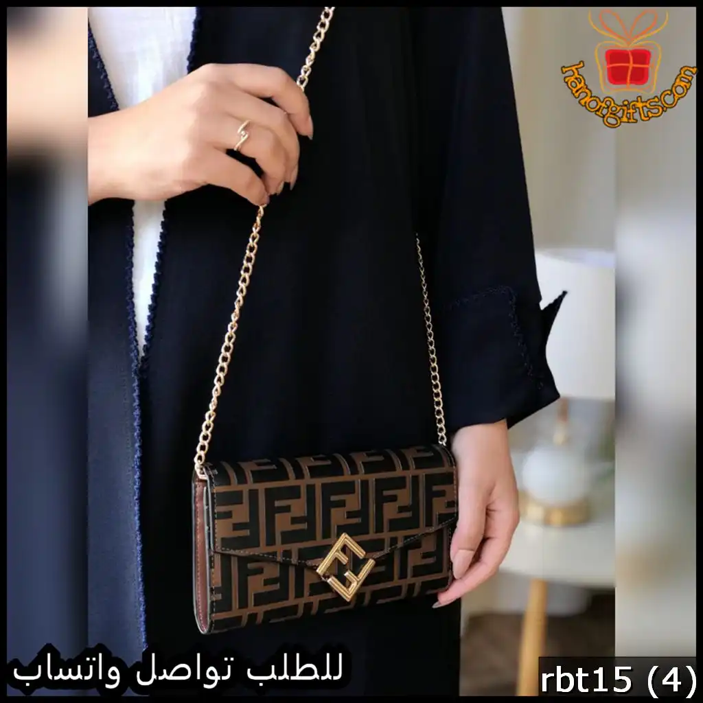 شنطه فندي بنية مع نقشة شعار F 2 شنطه فندي بنية مع نقشة شعار F
