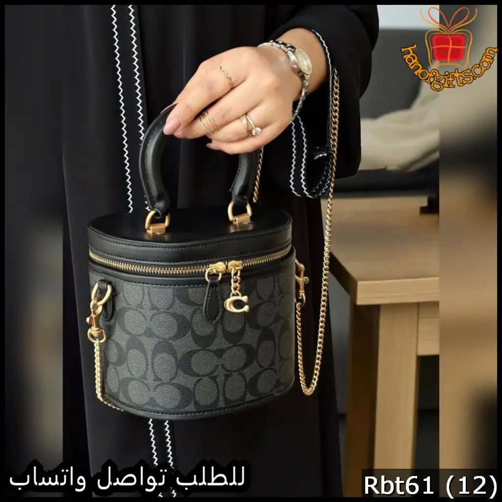 شنطة Coach شكل اسطواني لون اسود