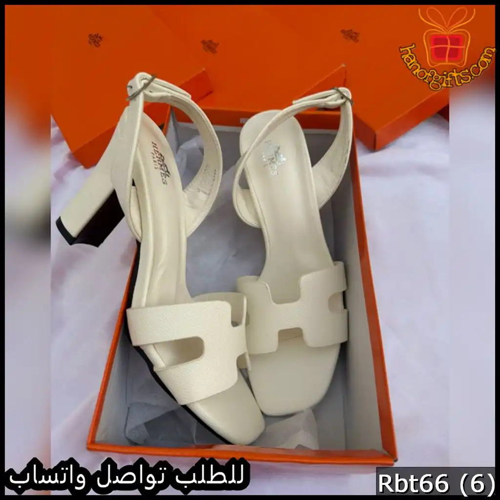 كعب Hermès باللون العاجي الابيض