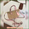 شنطة Coach Mini Tote البيج مع الوردي