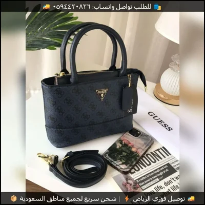 شنطة Guess كحلية بنقشة الماركة